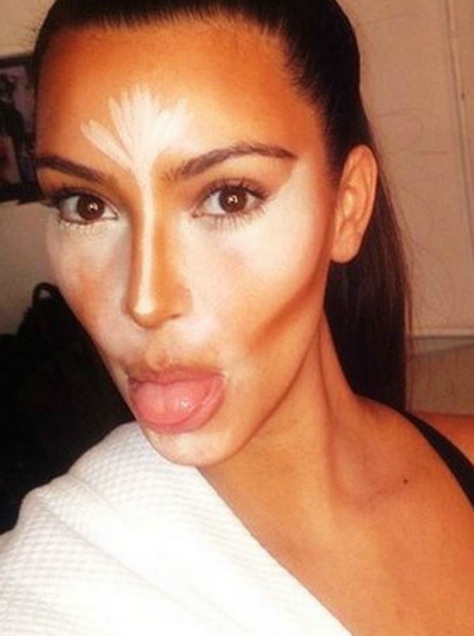 Un contouring avec les essentiels de sa trousse à maquillage : c&rsquo;est possible !