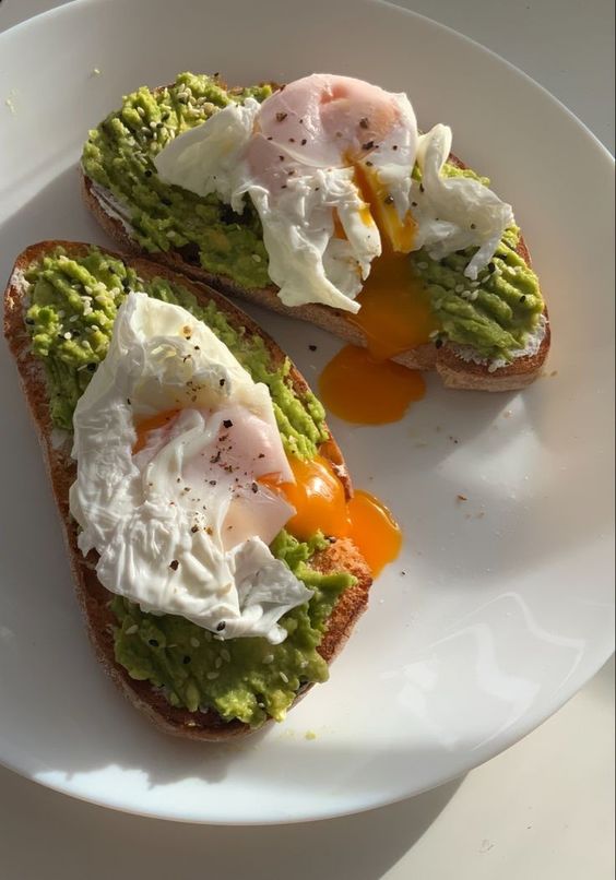 On a trouvé le meilleur avocado toast parisien