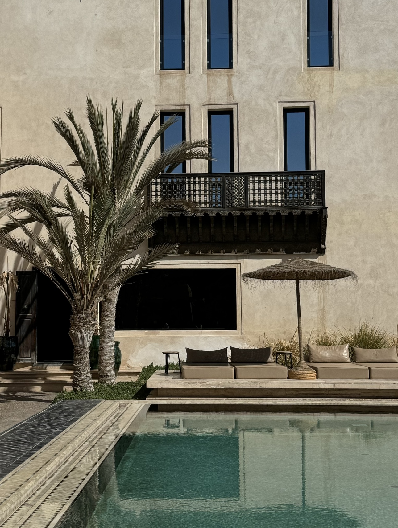 Le Palais Rhoul à Dakhla : l’épure du luxe et l’art de vivre en bord de lagon